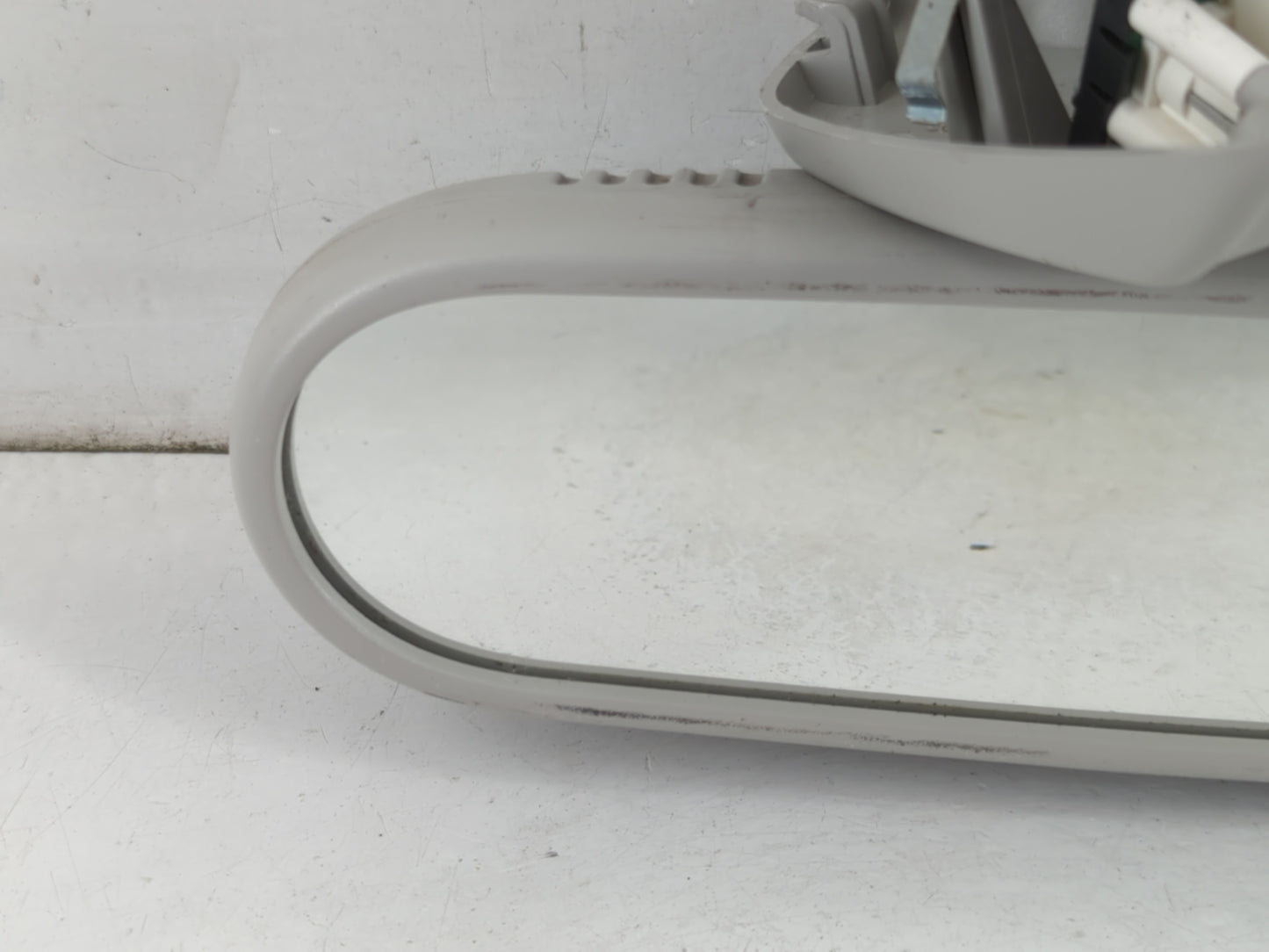 2000-2001 Volkswagen Beetle Interior Rear View Mirror Replacement OEM Fits Fits 2000 2001 OEM Used Auto Parts - Oemusedautop