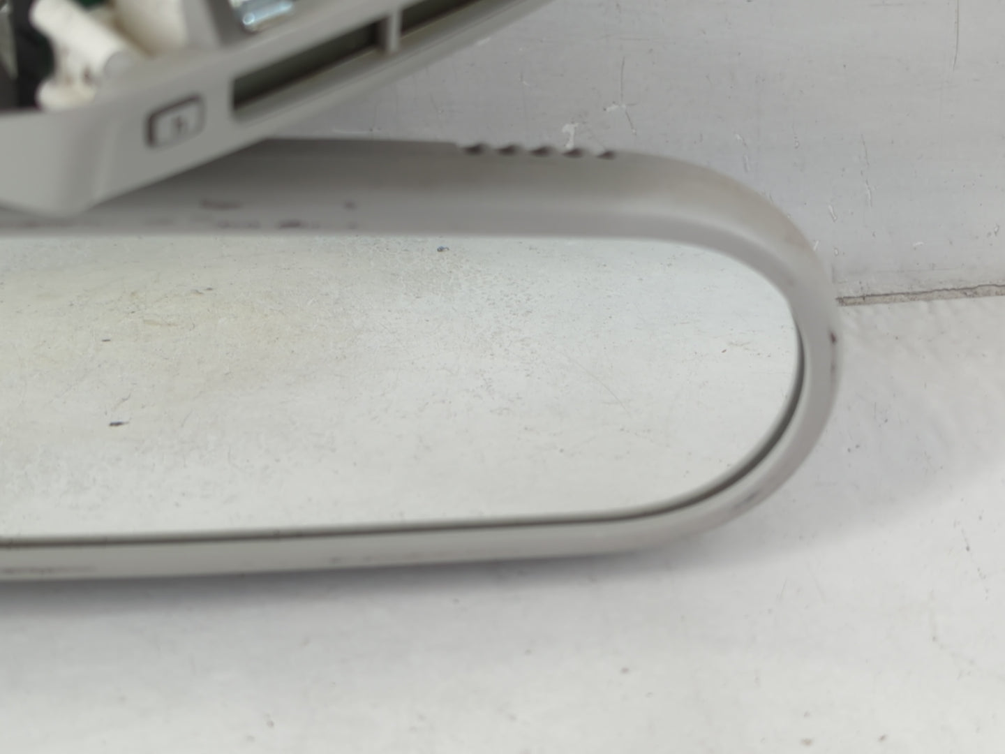 2000-2001 Volkswagen Beetle Interior Rear View Mirror Replacement OEM Fits Fits 2000 2001 OEM Used Auto Parts - Oemusedautop