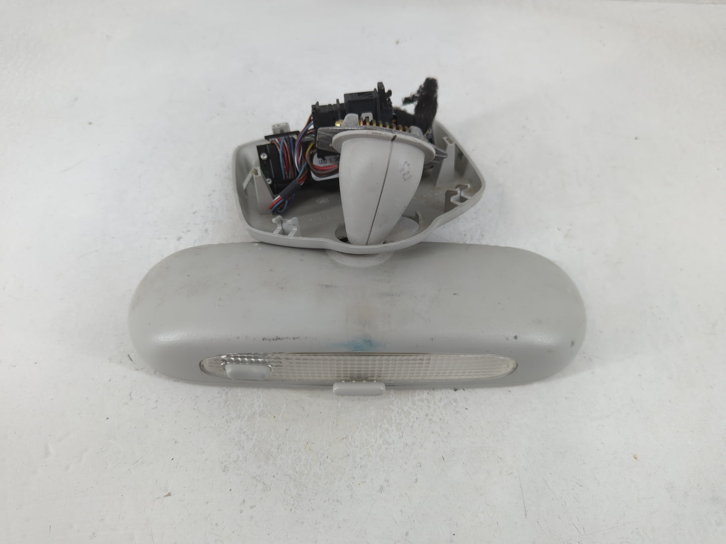 2000-2001 Volkswagen Beetle Interior Rear View Mirror Replacement OEM Fits Fits 2000 2001 OEM Used Auto Parts - Oemusedautop