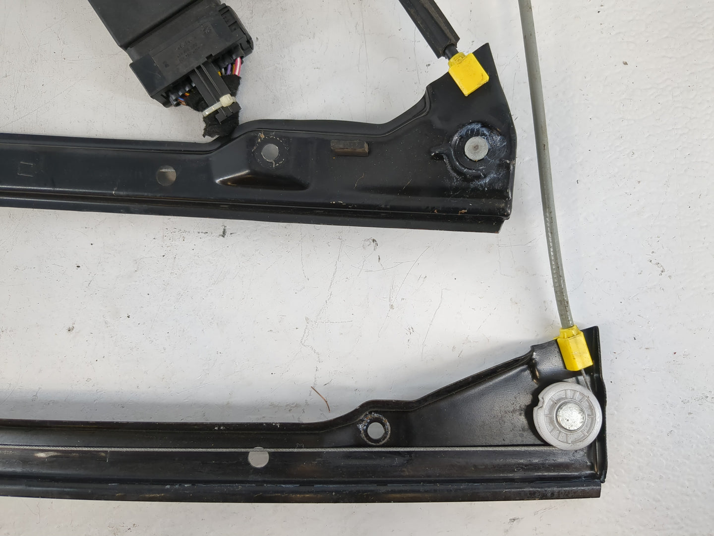 1998-2001 Volkswagen Beetle Driver Front Left Power Window Motor - Oemusedautoparts1.com