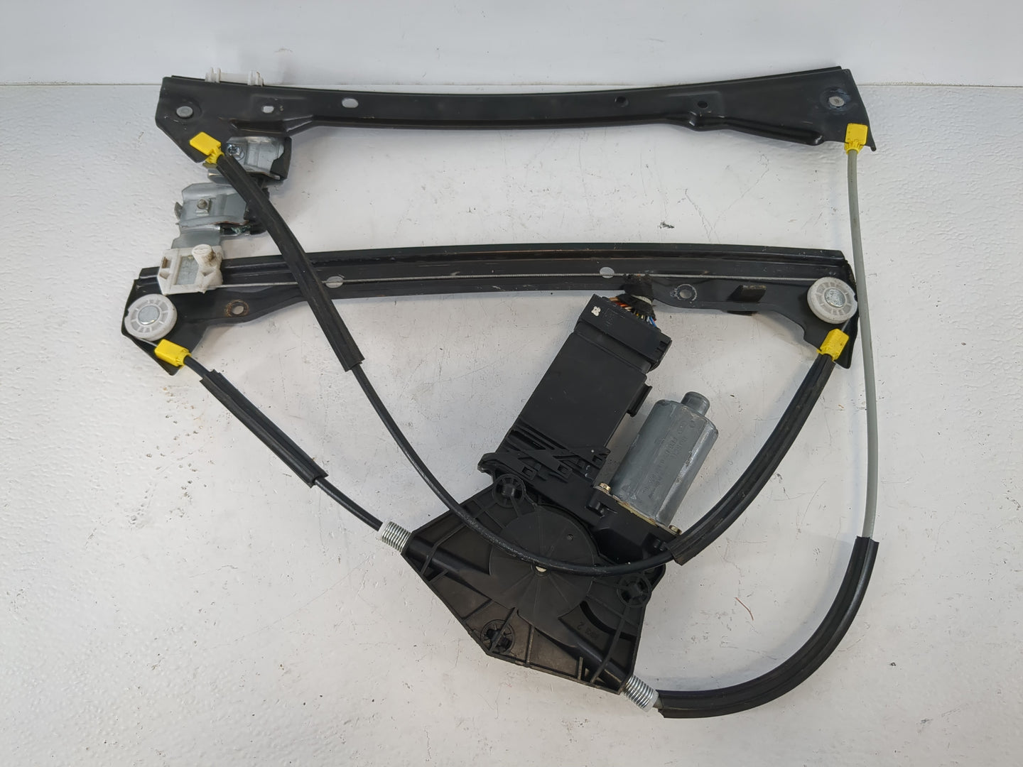 1998-2001 Volkswagen Beetle Driver Front Left Power Window Motor - Oemusedautoparts1.com
