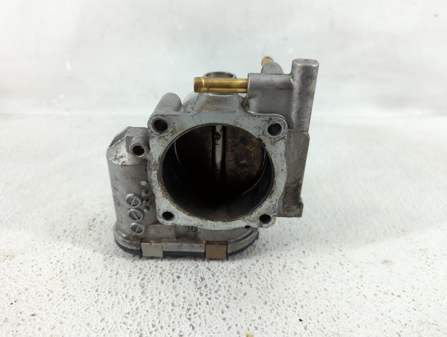 1999-2004 Volkswagen Jetta Throttle Body Fits Fits 1999 2000 2001 2002 2003 2004 OEM Used Auto Parts - Oemusedautoparts1.com
