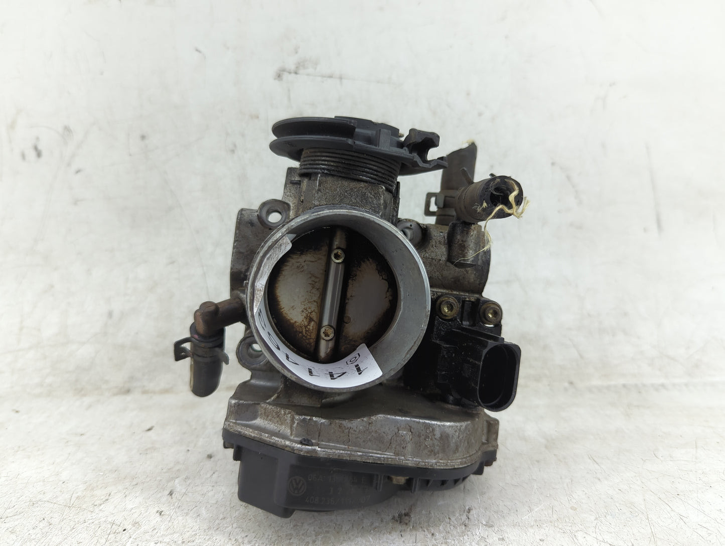 1999-2001 Volkswagen Jetta Throttle Body P/N:06A 133 064 H Fits Fits 1998 1999 2000 2001 OEM Used Auto Parts - Oemusedautopa