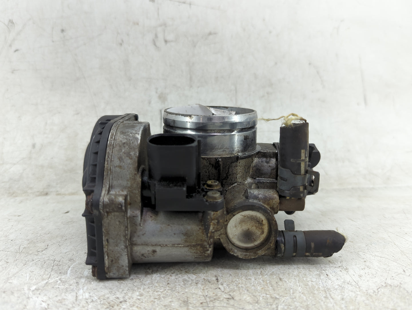 1999-2001 Volkswagen Jetta Throttle Body P/N:06A 133 064 H Fits Fits 1998 1999 2000 2001 OEM Used Auto Parts - Oemusedautopa