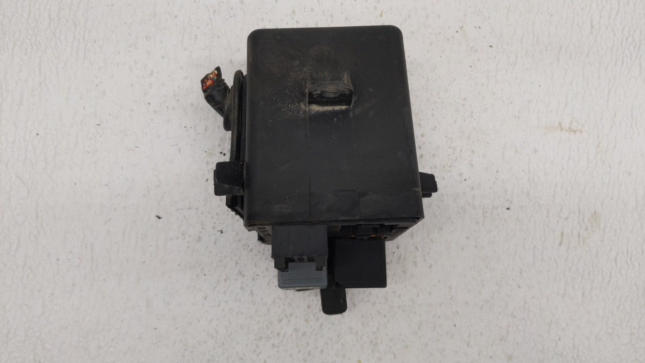 2000-2001 Volkswagen Jetta Fusebox Fuse Box Panel Relay Module P/N:1J0 919 506 K 1J0 941 389 B Fits OEM Used Auto Parts - Oe