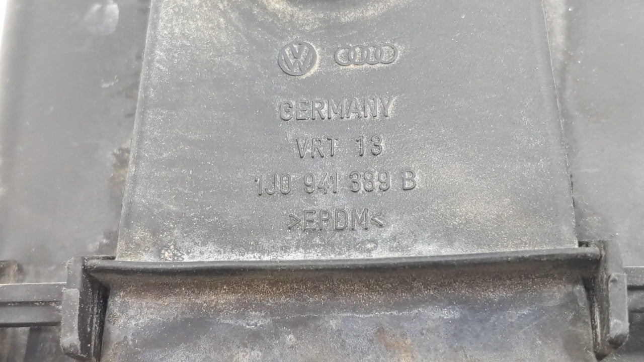 2000-2001 Volkswagen Jetta Fusebox Fuse Box Panel Relay Module P/N:1J0 919 506 K 1J0 941 389 B Fits OEM Used Auto Parts - Oe