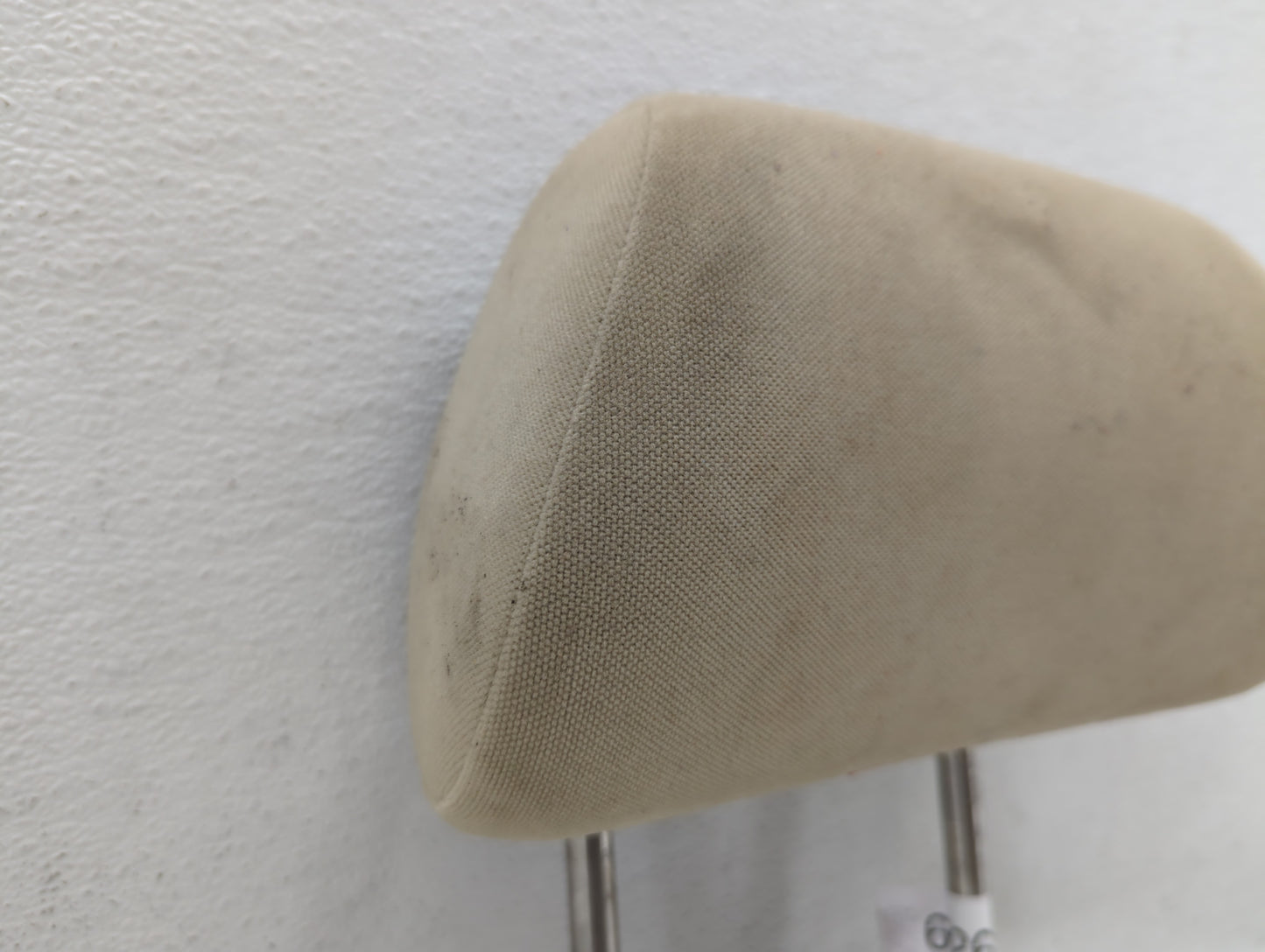 2000-2002 Volkswagen Jetta Headrest Head Rest Front Driver Passenger Seat Fits Fits 2000 2001 2002 OEM Used Auto Parts - Oem