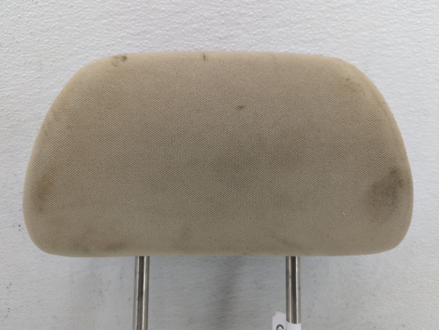 2000-2002 Volkswagen Jetta Headrest Head Rest Rear Seat Fits Fits 2000 2001 2002 OEM Used Auto Parts - Oemusedautoparts1.com