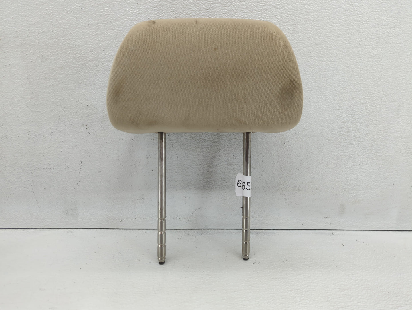 2000-2002 Volkswagen Jetta Headrest Head Rest Rear Seat Fits Fits 2000 2001 2002 OEM Used Auto Parts - Oemusedautoparts1.com