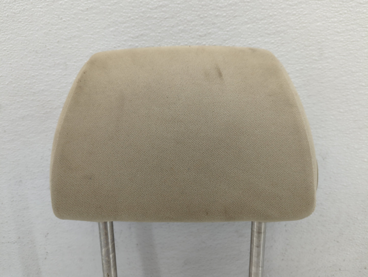 2000-2002 Volkswagen Jetta Headrest Head Rest Rear Seat Fits Fits 2000 2001 2002 OEM Used Auto Parts - Oemusedautoparts1.com