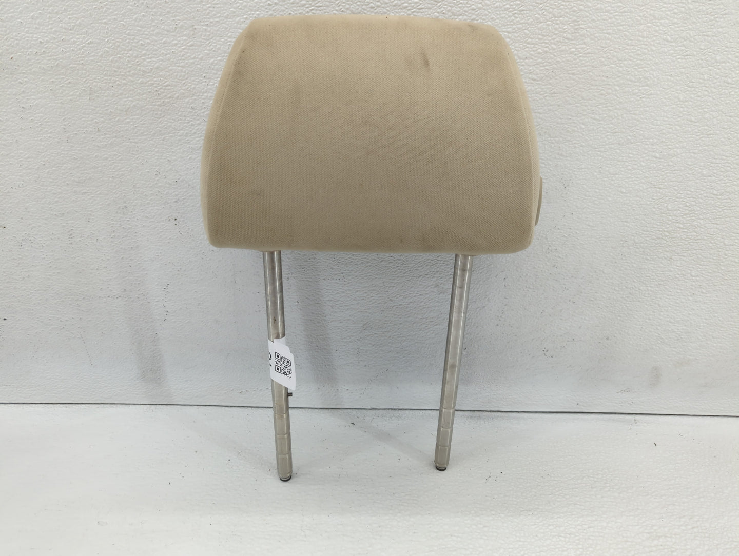 2000-2002 Volkswagen Jetta Headrest Head Rest Rear Seat Fits Fits 2000 2001 2002 OEM Used Auto Parts - Oemusedautoparts1.com