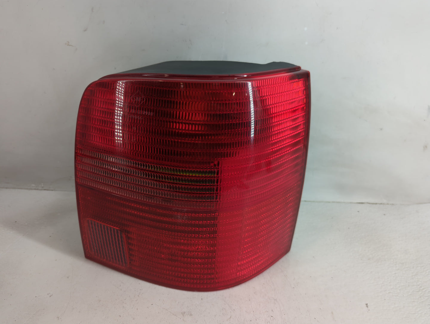 2001 Volkswagen Passat Tail Light Assembly Passenger Right OEM Fits OEM Used Auto Parts - Oemusedautoparts1.com