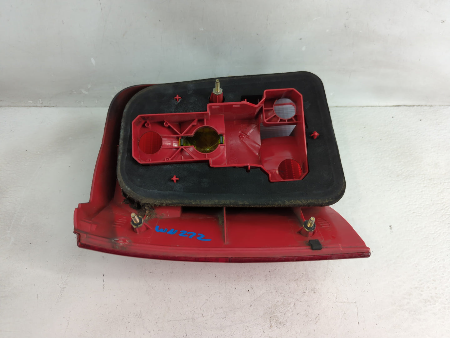 2001 Volkswagen Passat Tail Light Assembly Passenger Right OEM Fits OEM Used Auto Parts - Oemusedautoparts1.com