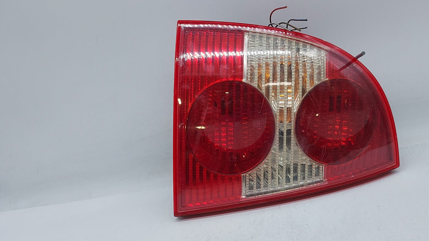 1998-2001 Volkswagen Passat Tail Light Assembly Passenger Right OEM P/N:3B5 945 095AC Fits Fits 1998 1999 2000 2001 OEM Used