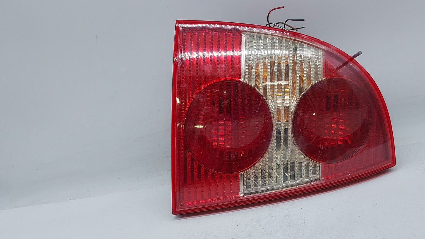 1998-2001 Volkswagen Passat Tail Light Assembly Passenger Right OEM P/N:3B5 945 095AC Fits Fits 1998 1999 2000 2001 OEM Used