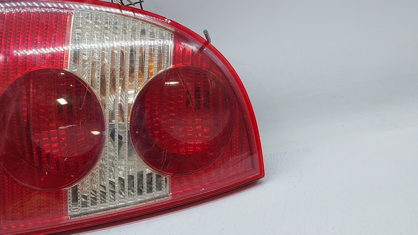 1998-2001 Volkswagen Passat Tail Light Assembly Passenger Right OEM P/N:3B5 945 095AC Fits Fits 1998 1999 2000 2001 OEM Used