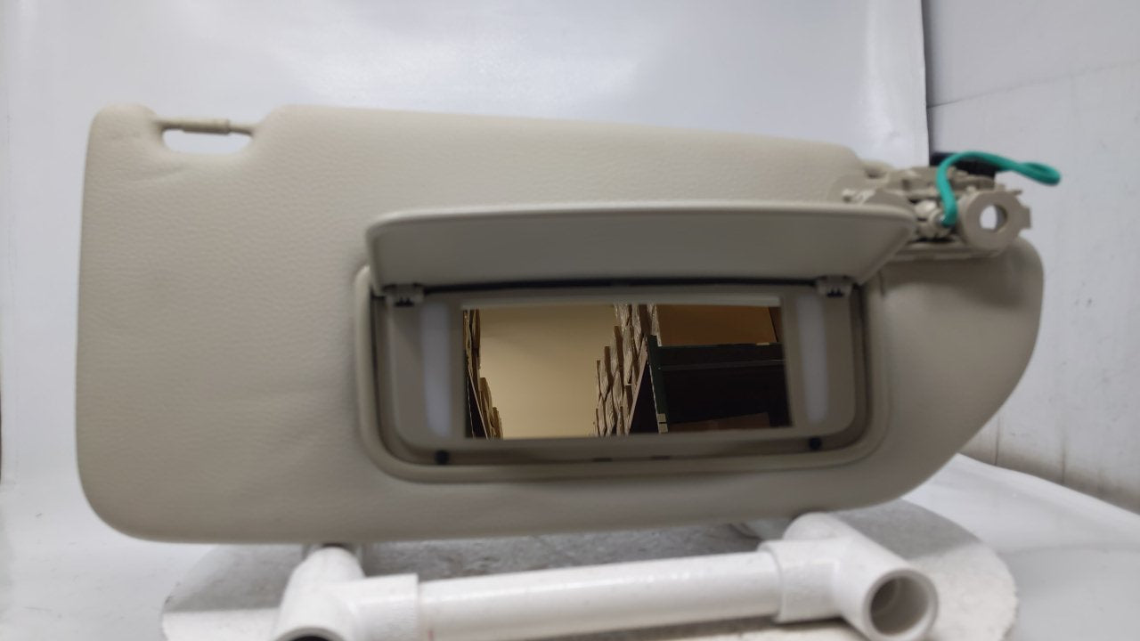 2001 Volvo S60 Sun Visor Shade Replacement Passenger Right Mirror Fits OEM Used Auto Parts - Oemusedautoparts1.com