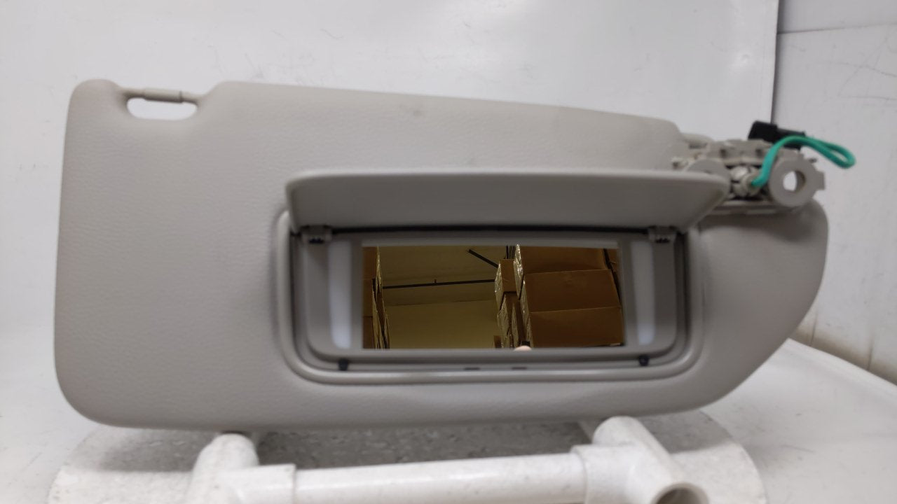 2001 Volvo S60 Sun Visor Shade Replacement Passenger Right Mirror Fits OEM Used Auto Parts - Oemusedautoparts1.com