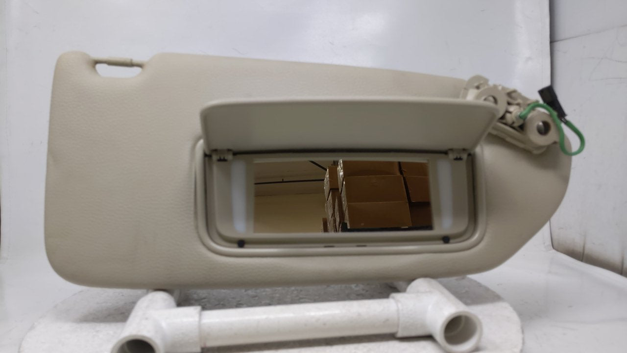 2001 Volvo S60 Sun Visor Shade Replacement Passenger Right Mirror Fits OEM Used Auto Parts - Oemusedautoparts1.com