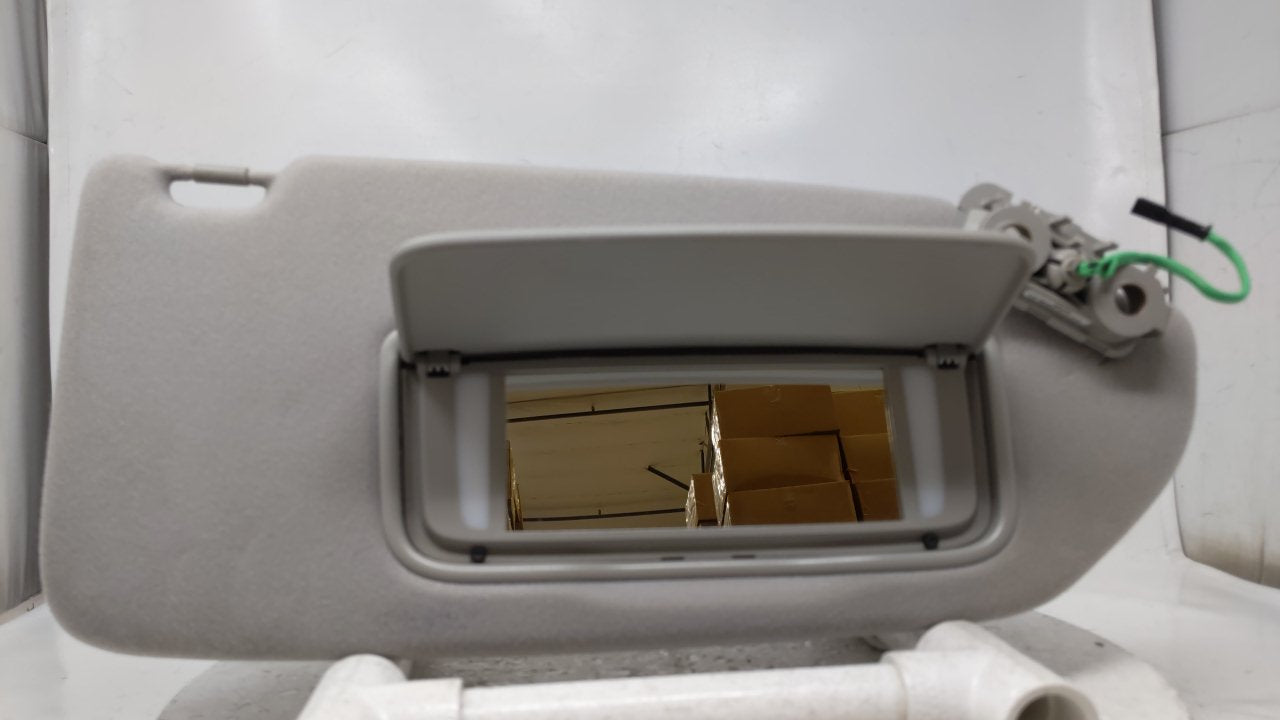 2001 Volvo S60 Sun Visor Shade Replacement Passenger Right Mirror Fits OEM Used Auto Parts - Oemusedautoparts1.com