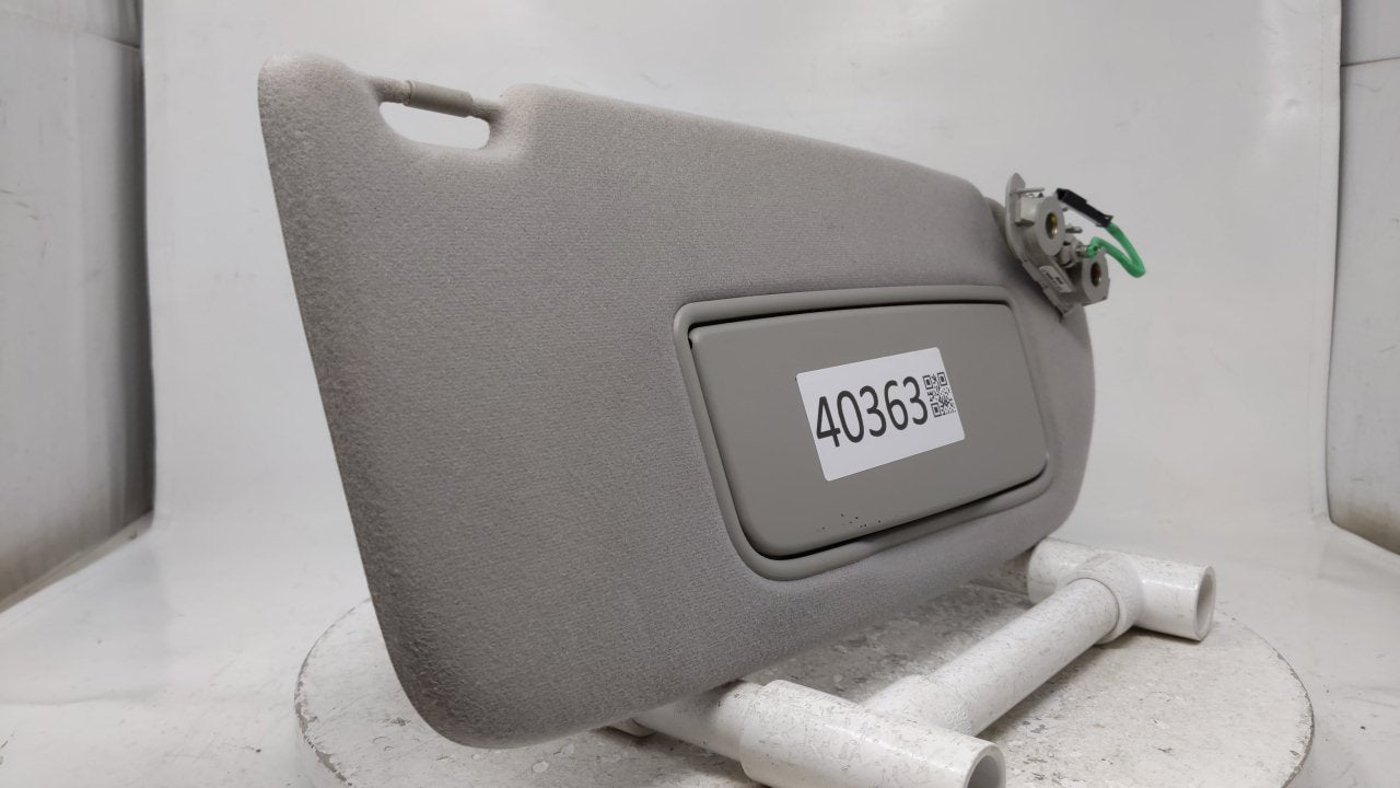 2001 Volvo S60 Sun Visor Shade Replacement Passenger Right Mirror Fits OEM Used Auto Parts - Oemusedautoparts1.com