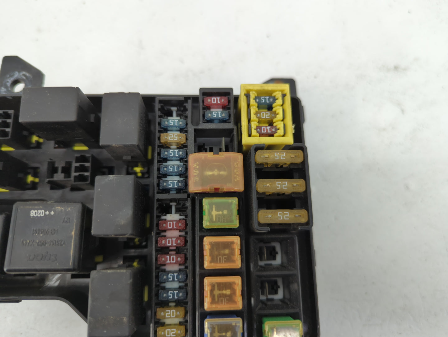 2001-2003 Volvo V40 Fusebox Fuse Box Panel Relay Module P/N:30859714 7254-1985 Fits Fits 2001 2002 2003 OEM Used Auto Parts 