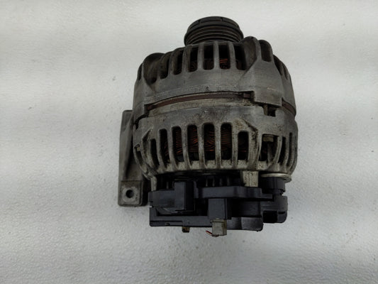 2001-2004 Volvo V70 Alternator Replacement Generator Charging Assembly Engine OEM P/N:8676498 0 124 525 029 Fits OEM Used Au
