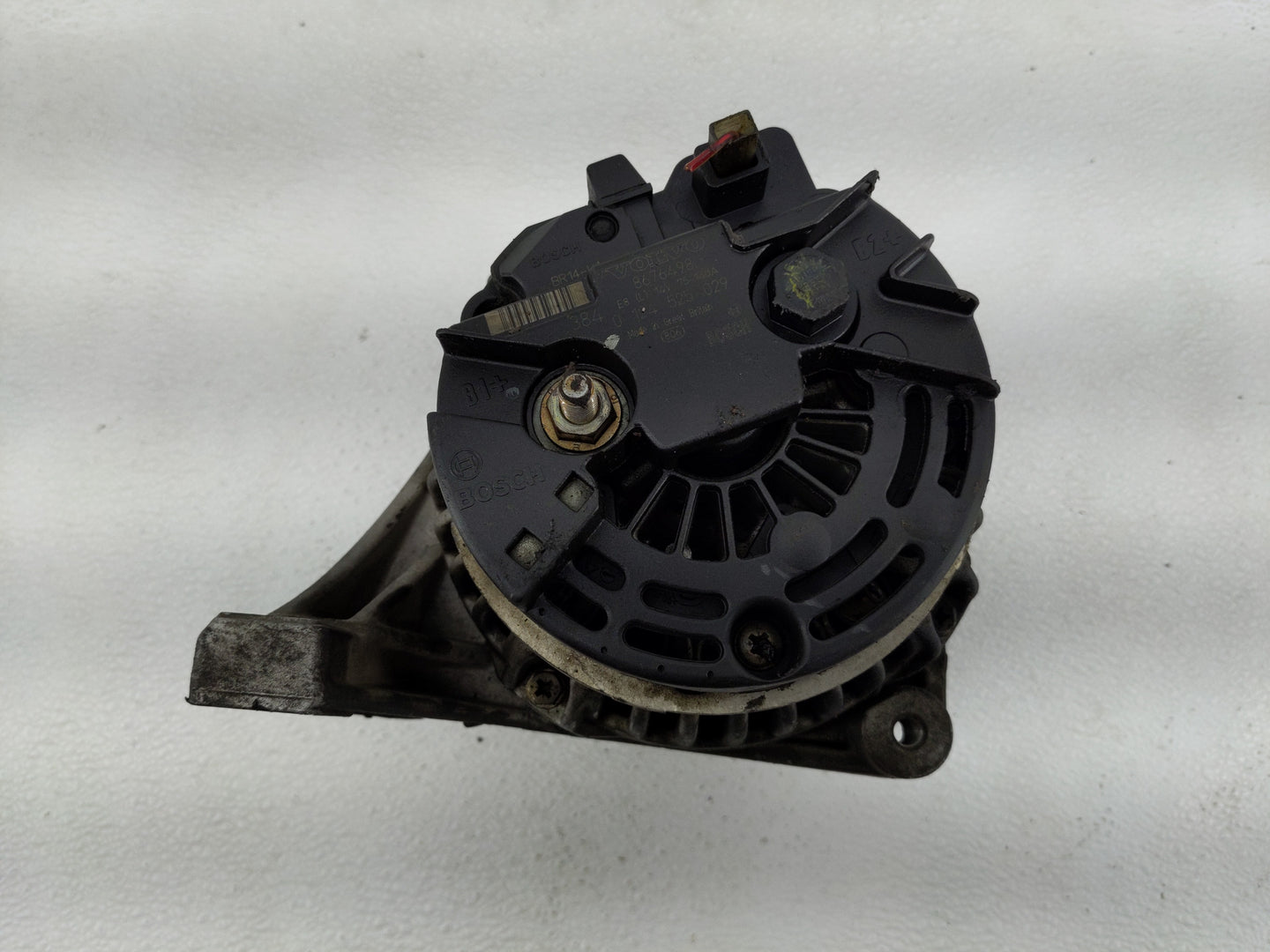2001-2004 Volvo V70 Alternator Replacement Generator Charging Assembly Engine OEM P/N:8676498 0 124 525 029 Fits OEM Used Au