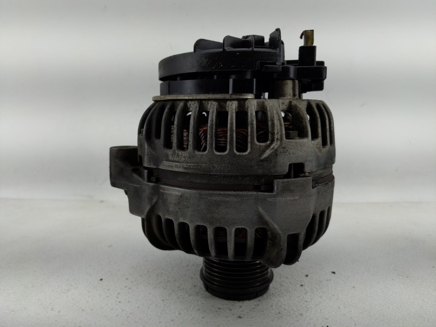 2001-2004 Volvo V70 Alternator Replacement Generator Charging Assembly Engine OEM P/N:8676498 0 124 525 029 Fits OEM Used Au
