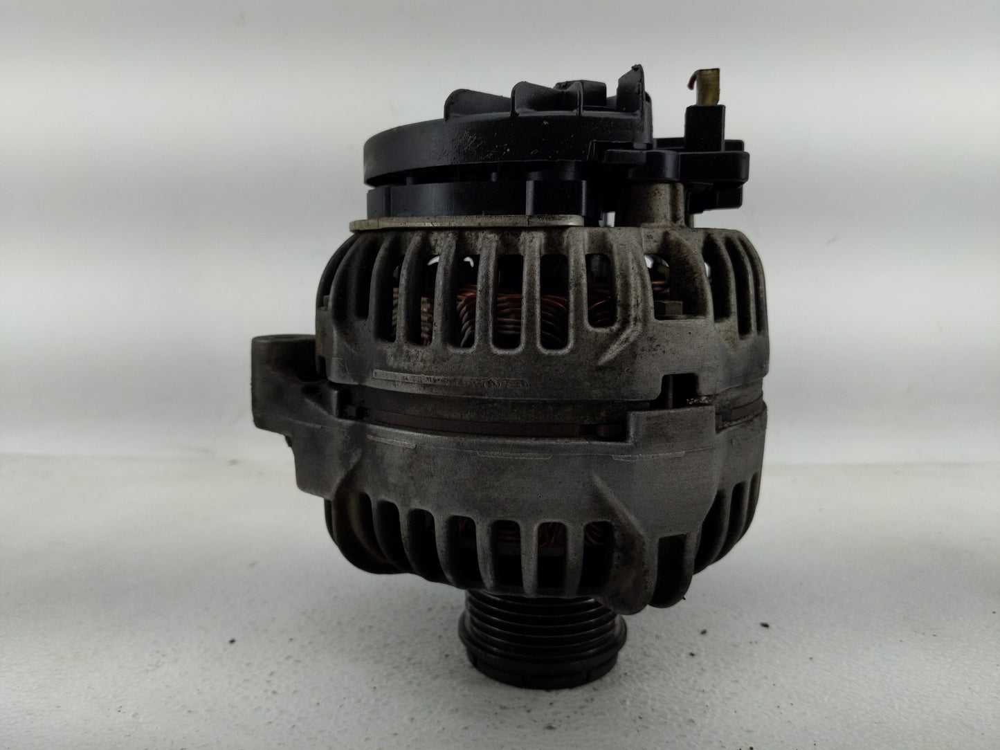2001-2004 Volvo V70 Alternator Replacement Generator Charging Assembly Engine OEM P/N:8676498 0 124 525 029 Fits OEM Used Au