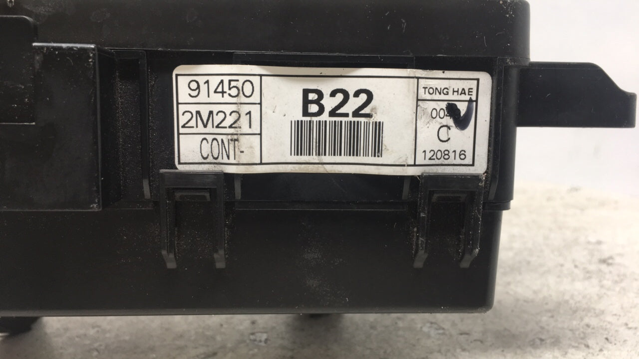 2001-2002 Acura Mdx Fusebox Fuse Box Panel Relay Module P/N:N91450-2M22100 Fits Fits 2001 2002 OEM Used Auto Parts - Oemused