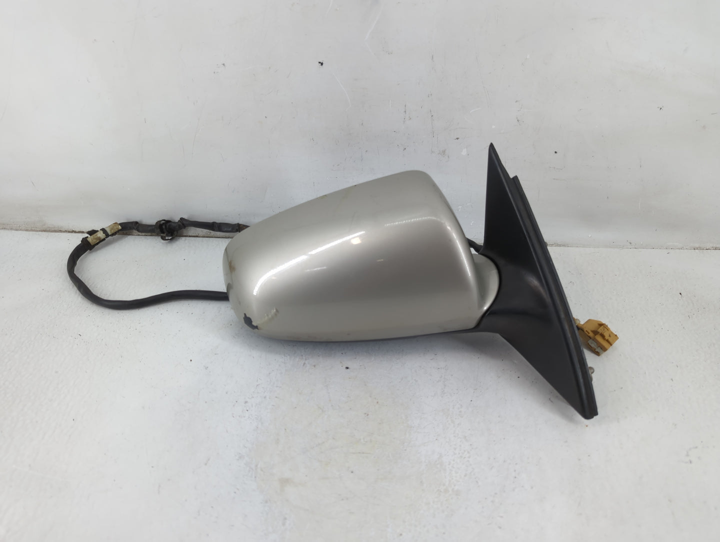 2002-2005 Audi A4 Passenger Side View Mirror - Right Door Mirror OEM Used - Oemusedautoparts1.com