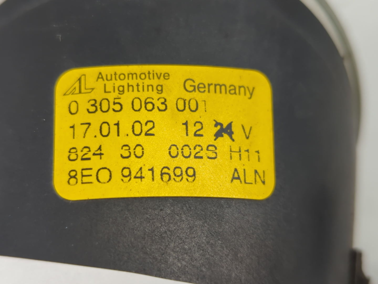 2002-2005 Audi A4 Driver Left Oem Front Light Lamp - Oemusedautoparts1.com