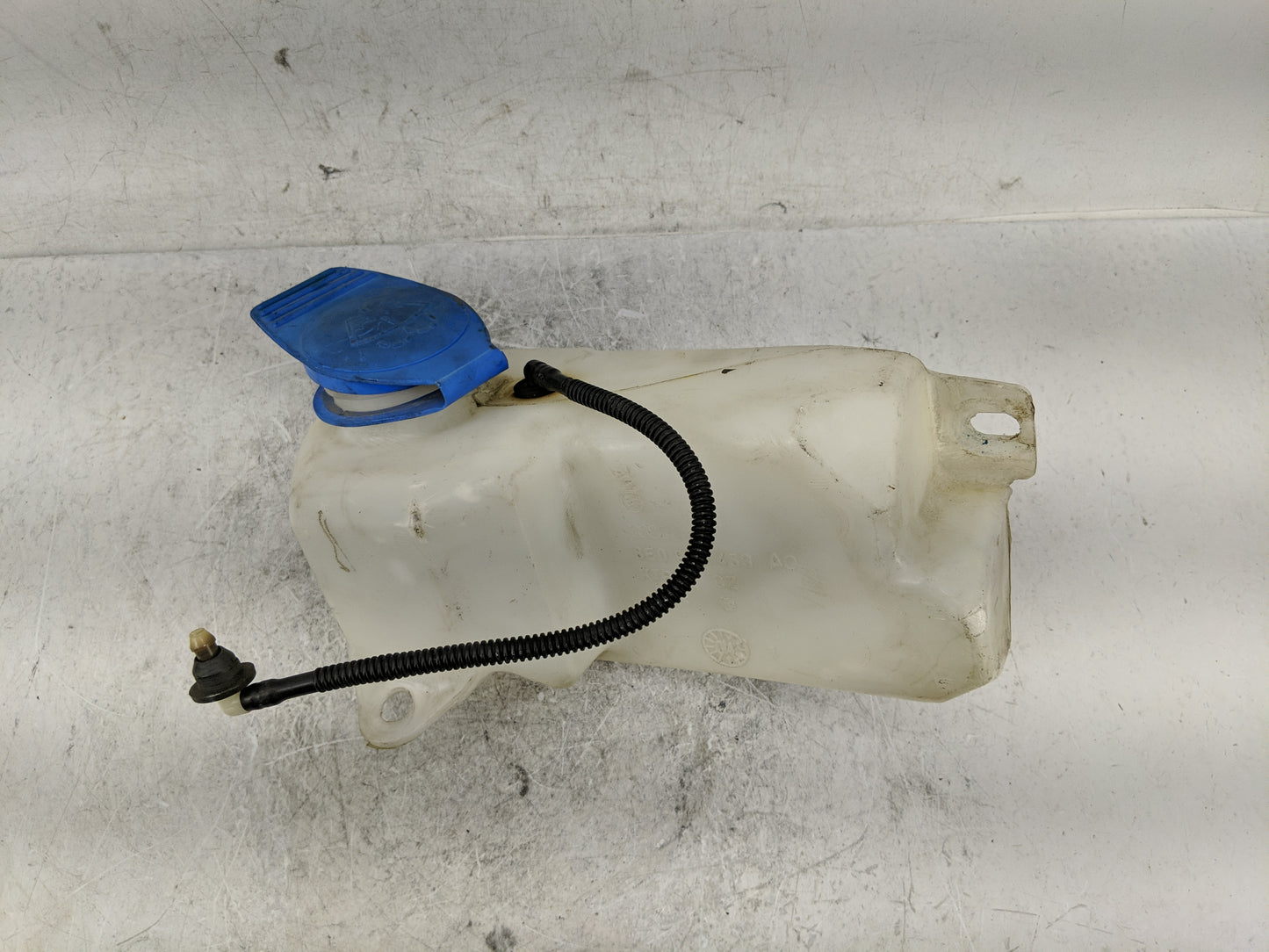 2002-2005 Audi A4 Windshield Washer Fluid Reservoir Bottle Oem - Oemusedautoparts1.com