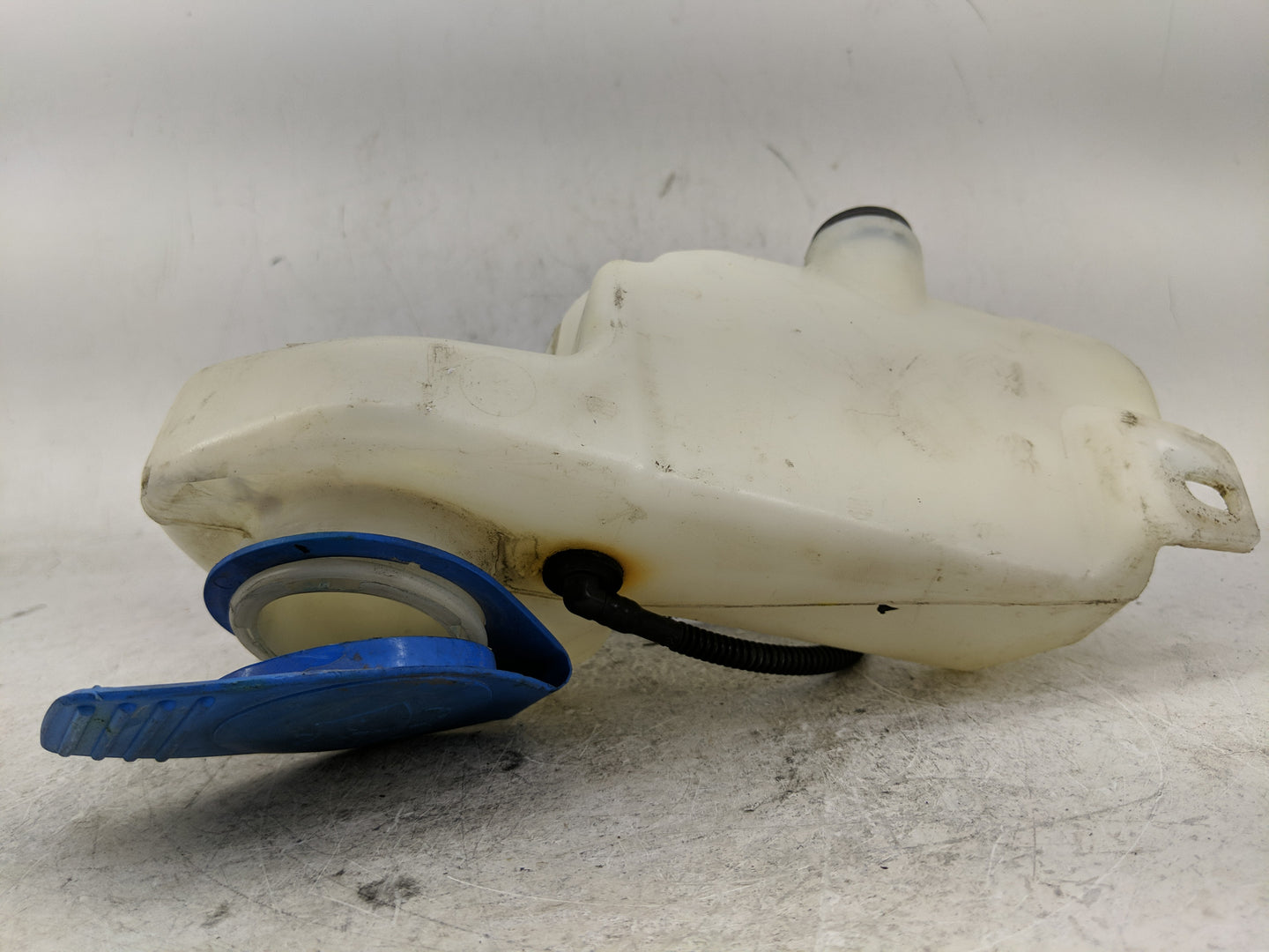 2002-2005 Audi A4 Windshield Washer Fluid Reservoir Bottle Oem - Oemusedautoparts1.com