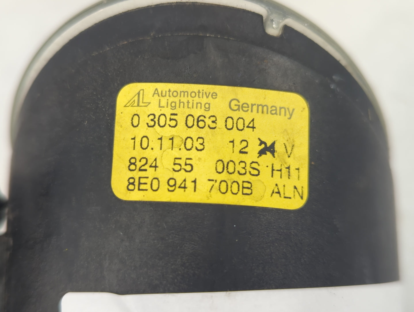 2002-2005 Audi A4 Passenger Right Oem Front Light Lamp - Oemusedautoparts1.com