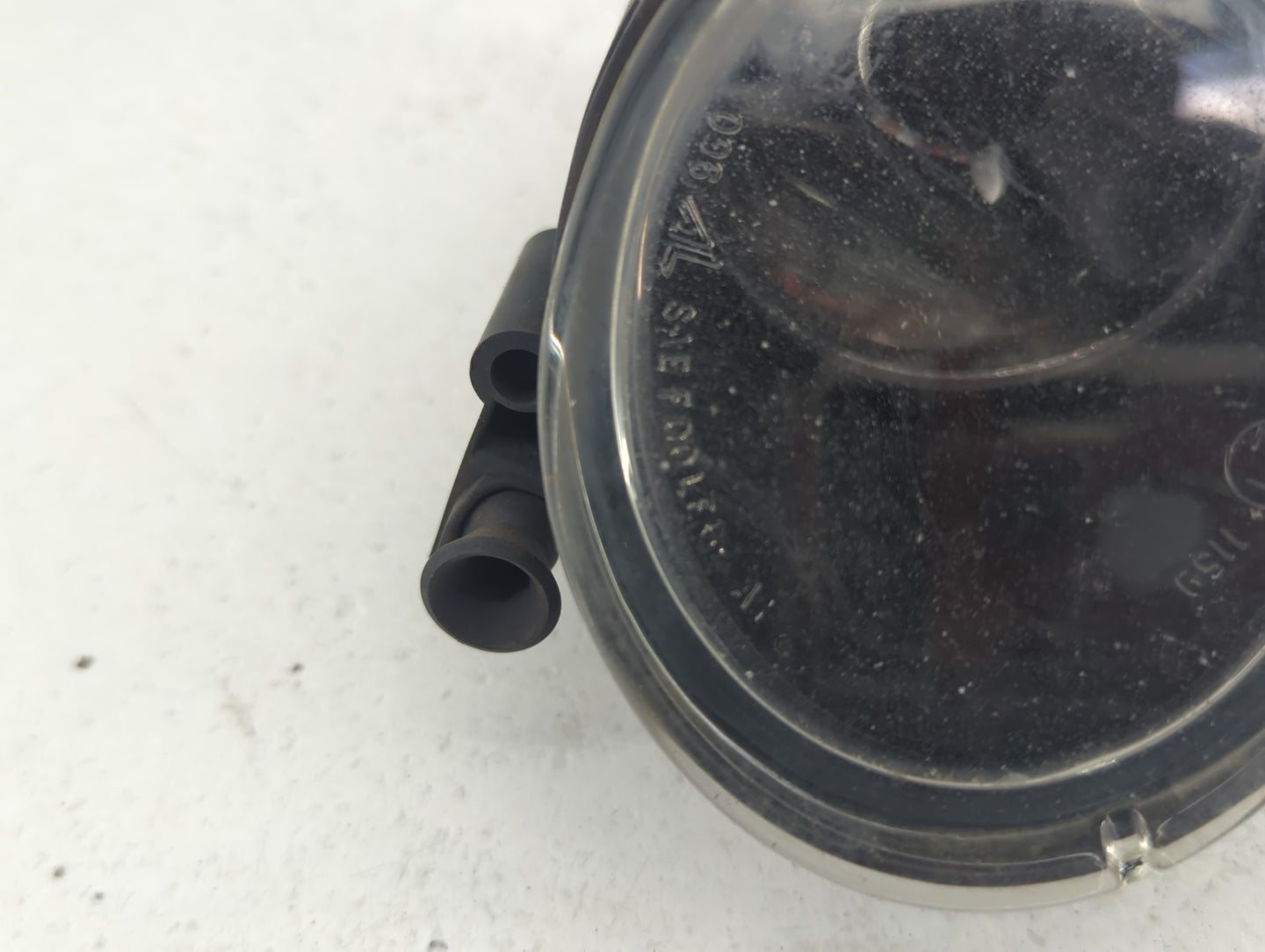 2002-2005 Audi A4 Passenger Right Oem Fog Light Lamp - Oemusedautoparts1.com