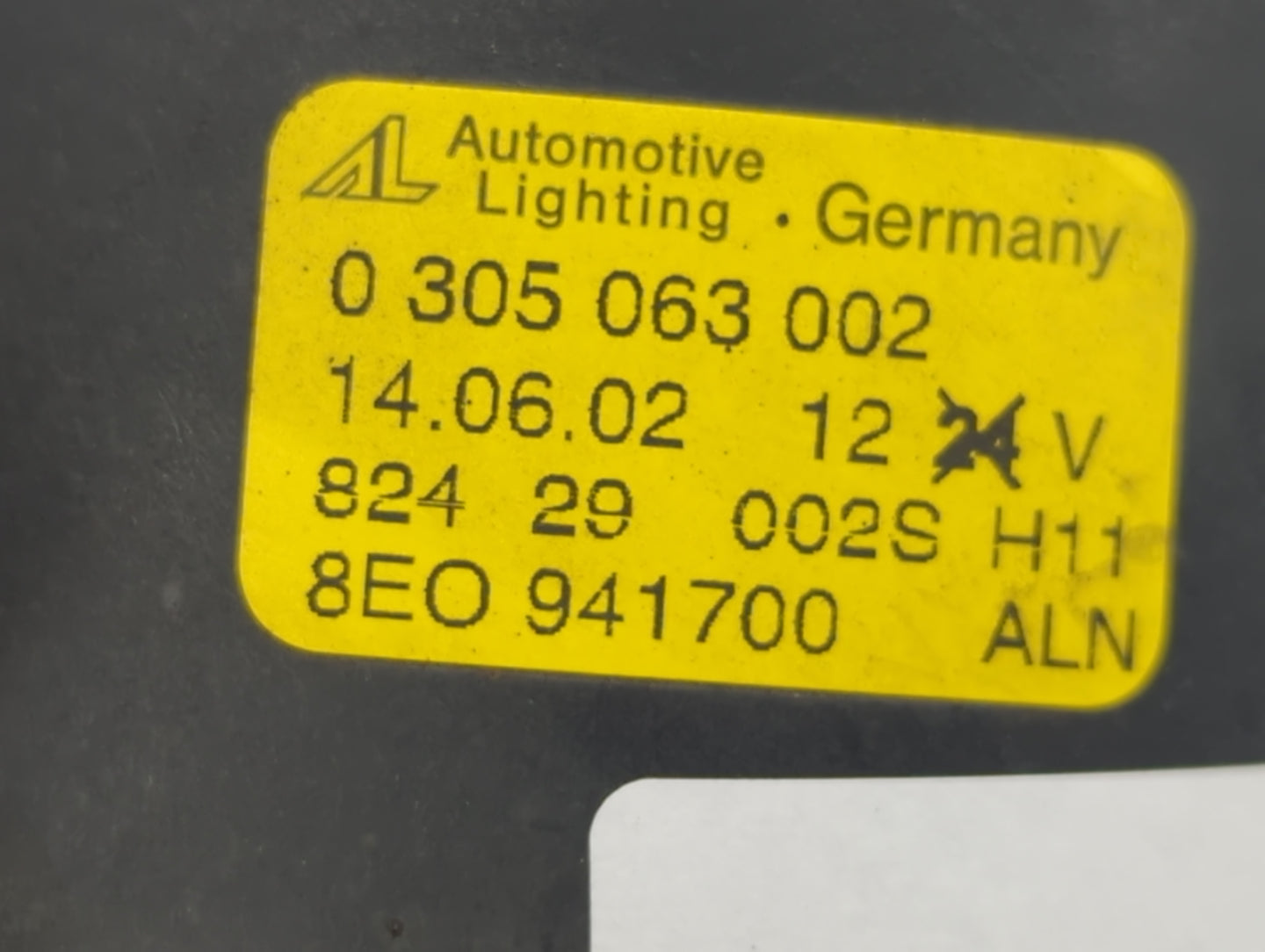 2002-2005 Audi A4 Passenger Right Oem Fog Light Lamp - Oemusedautoparts1.com