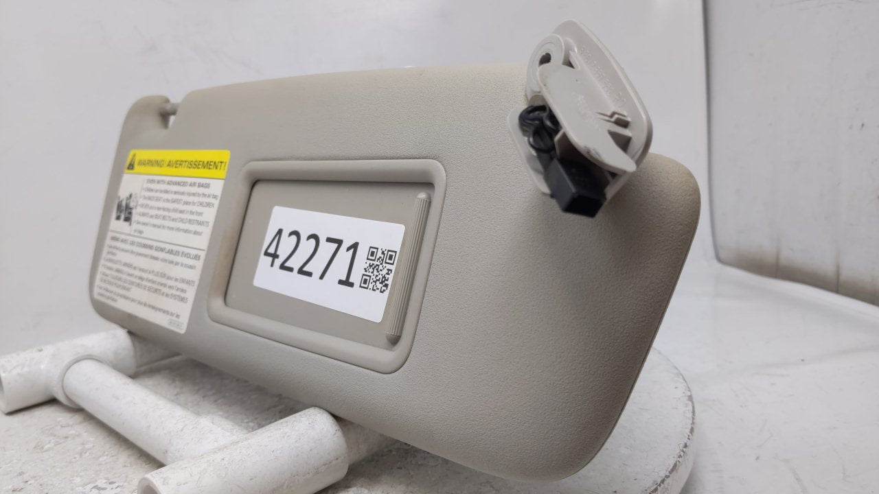 2002 Audi A4 Sun Visor Shade Replacement Passenger Right Mirror Fits OEM Used Auto Parts - Oemusedautoparts1.com