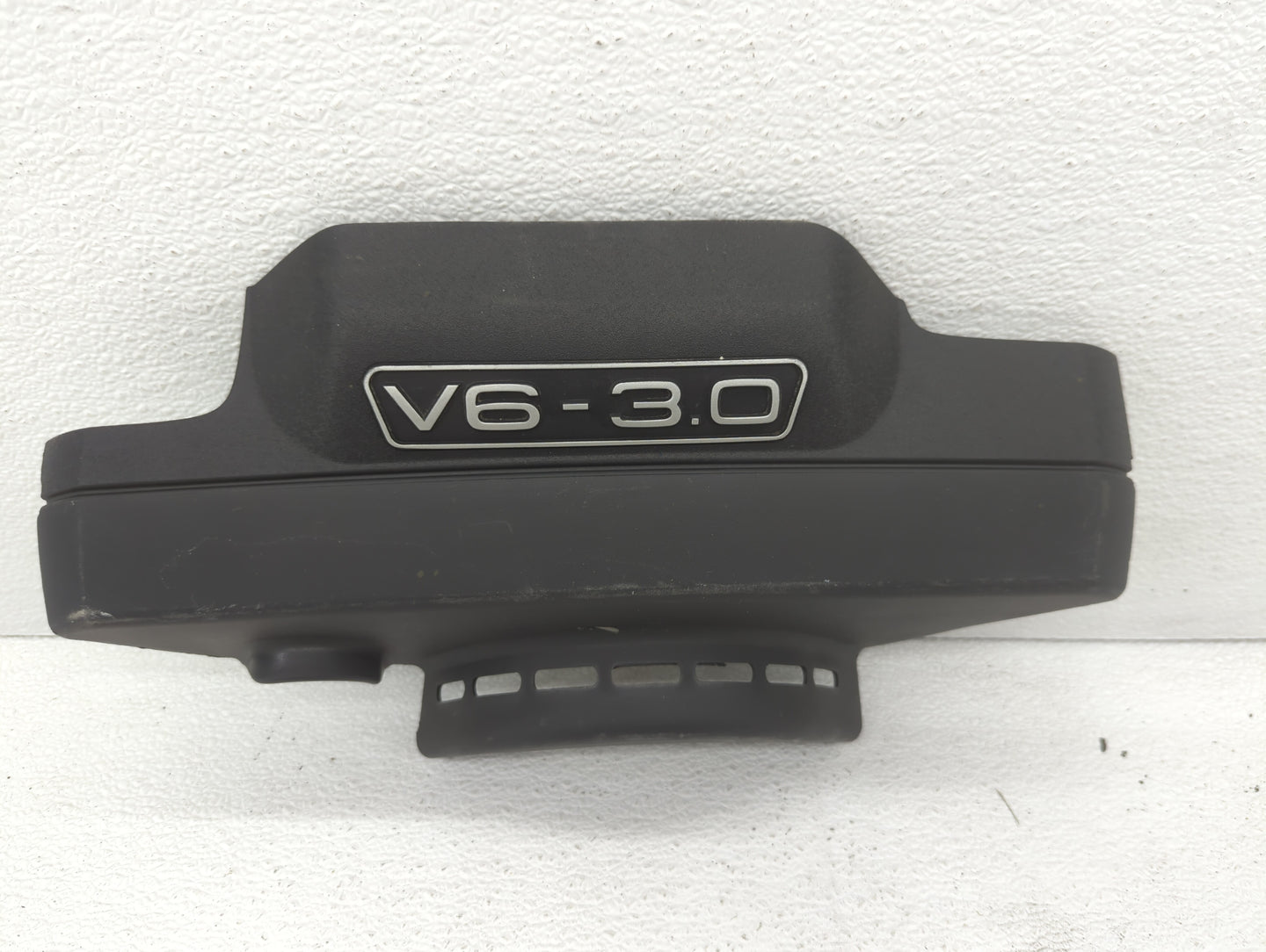 2002 Audi A4 Engine Cover - Oemusedautoparts1.com