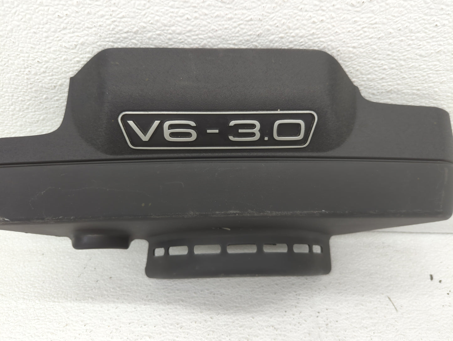 2002 Audi A4 Engine Cover - Oemusedautoparts1.com