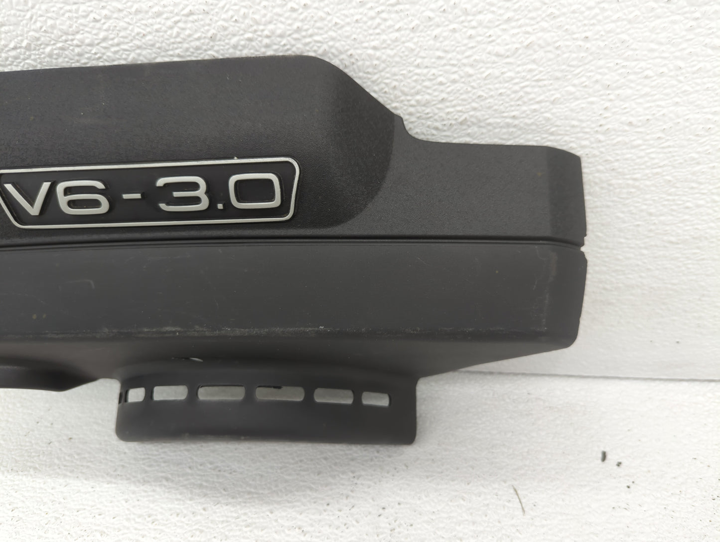 2002 Audi A4 Engine Cover - Oemusedautoparts1.com