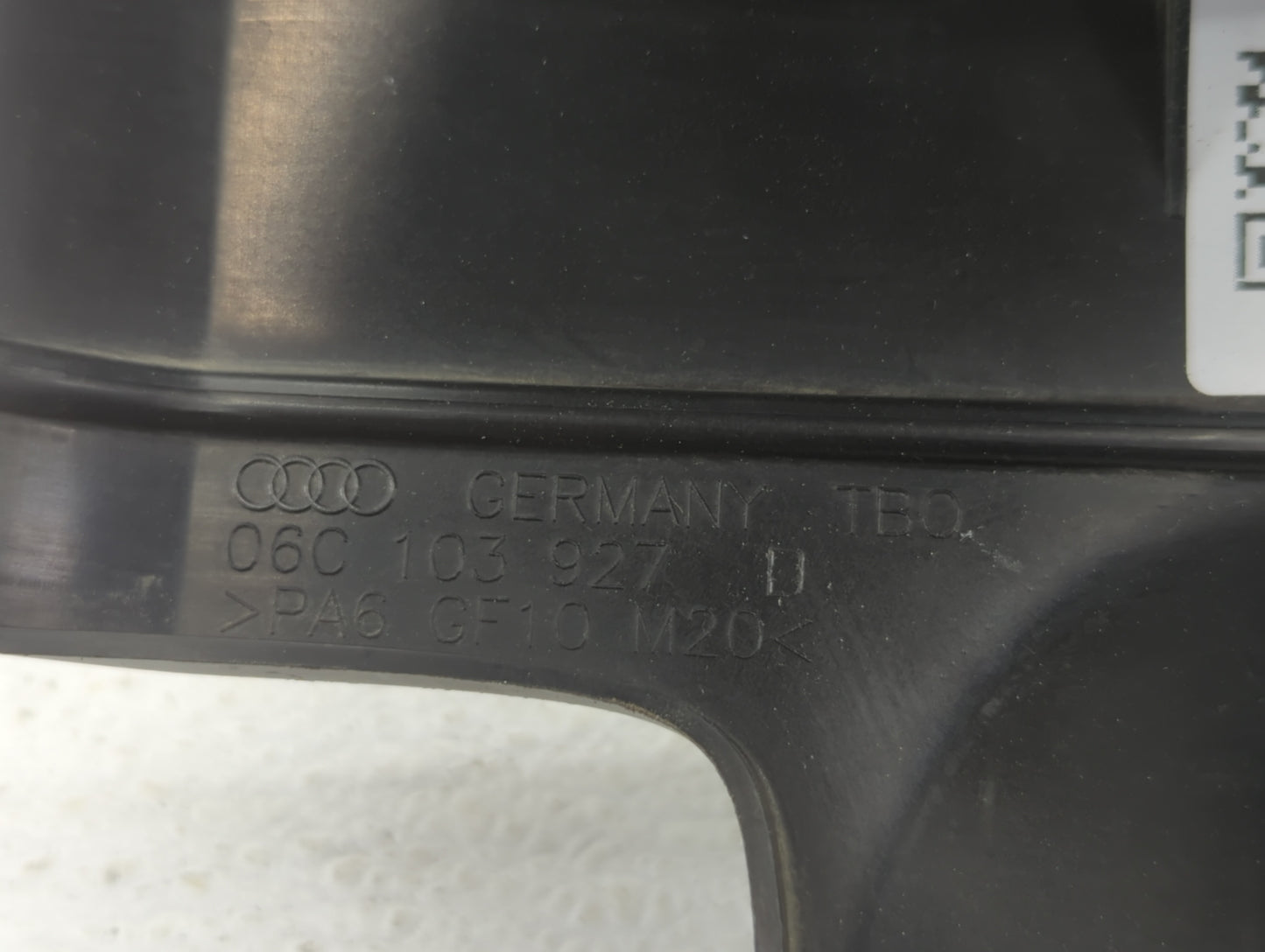 2002 Audi A4 Engine Cover - Oemusedautoparts1.com