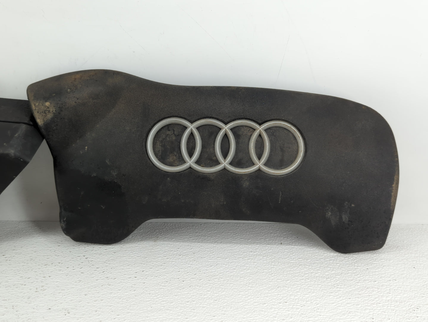 2002 Audi A4 Engine Cover - Oemusedautoparts1.com