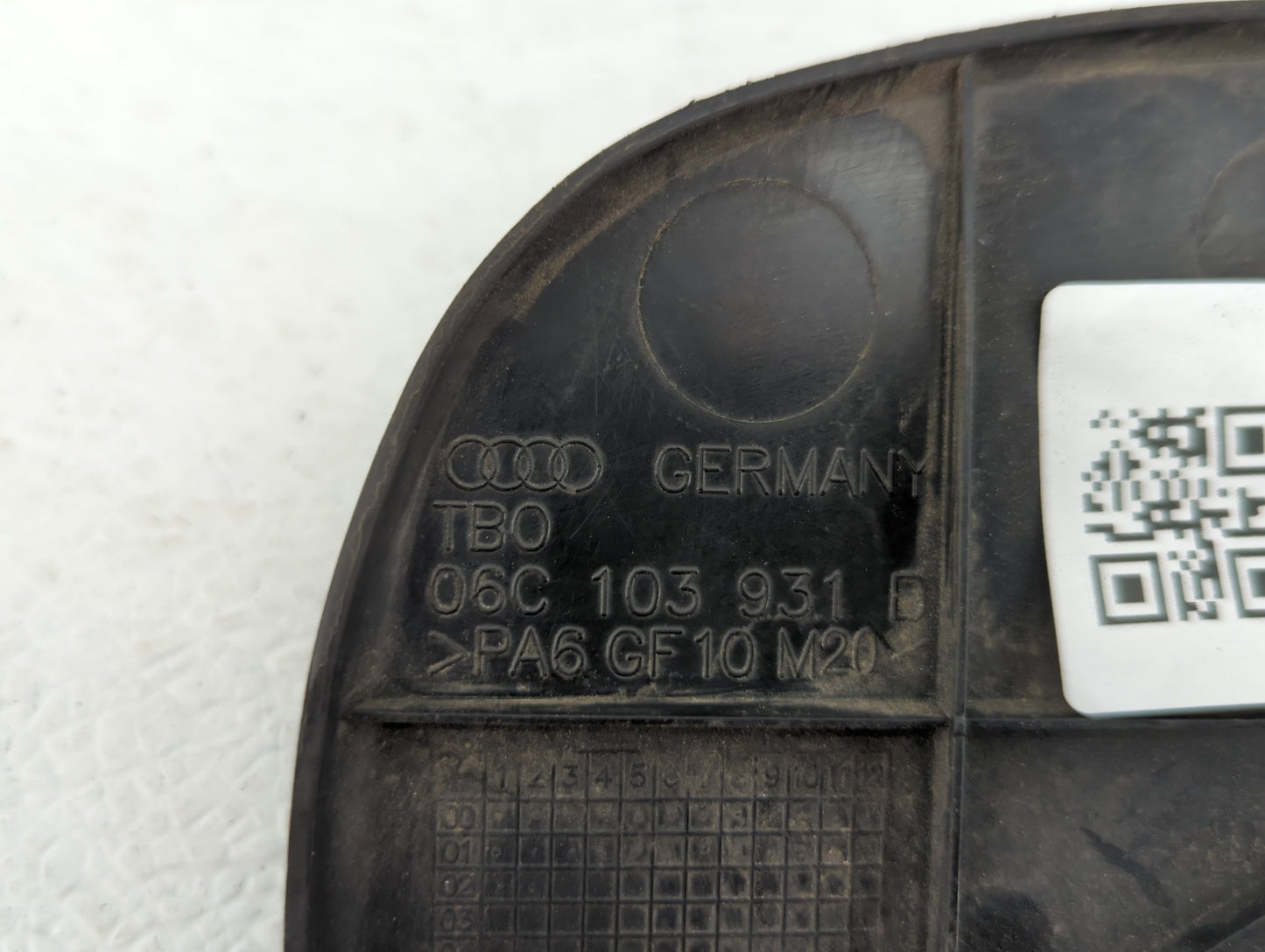 2002 Audi A4 Engine Cover - Oemusedautoparts1.com
