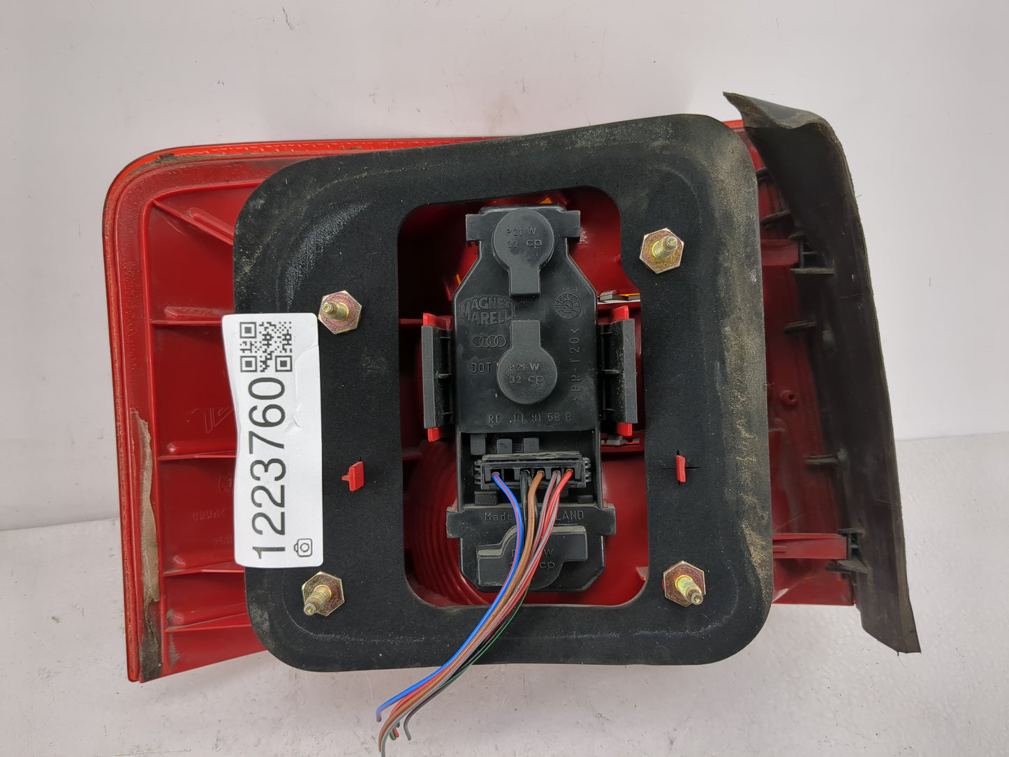 2002-2005 Audi Allroad Quattro Tail Light Assembly Passenger Right OEM P/N:4B9 945 096 Fits Fits 2002 2003 2004 2005 OEM Use