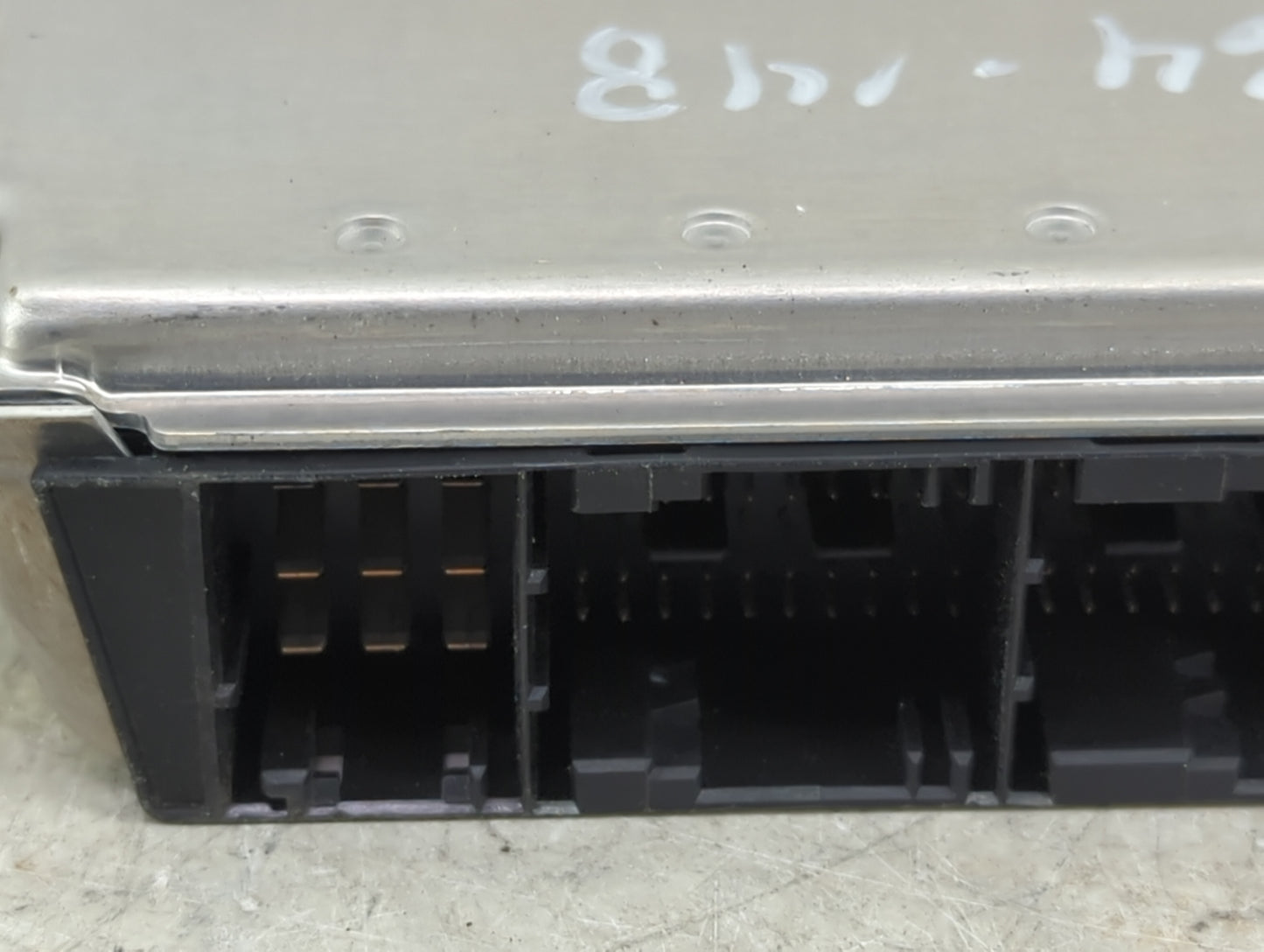 2001-2003 Bmw 525i PCM Engine Control Computer ECU ECM PCU OEM P/N:7519308 7520585 Fits Fits 2001 2002 2003 OEM Used Auto Pa
