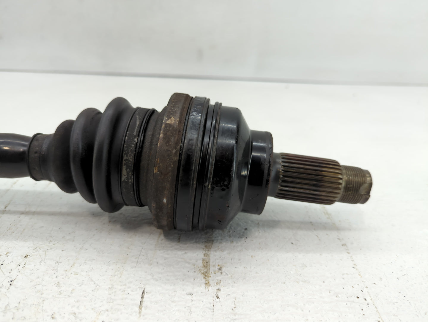 2001-2003 Bmw 525i Axle Shaft Front Driver Cv C/v - Oemusedautoparts1.com