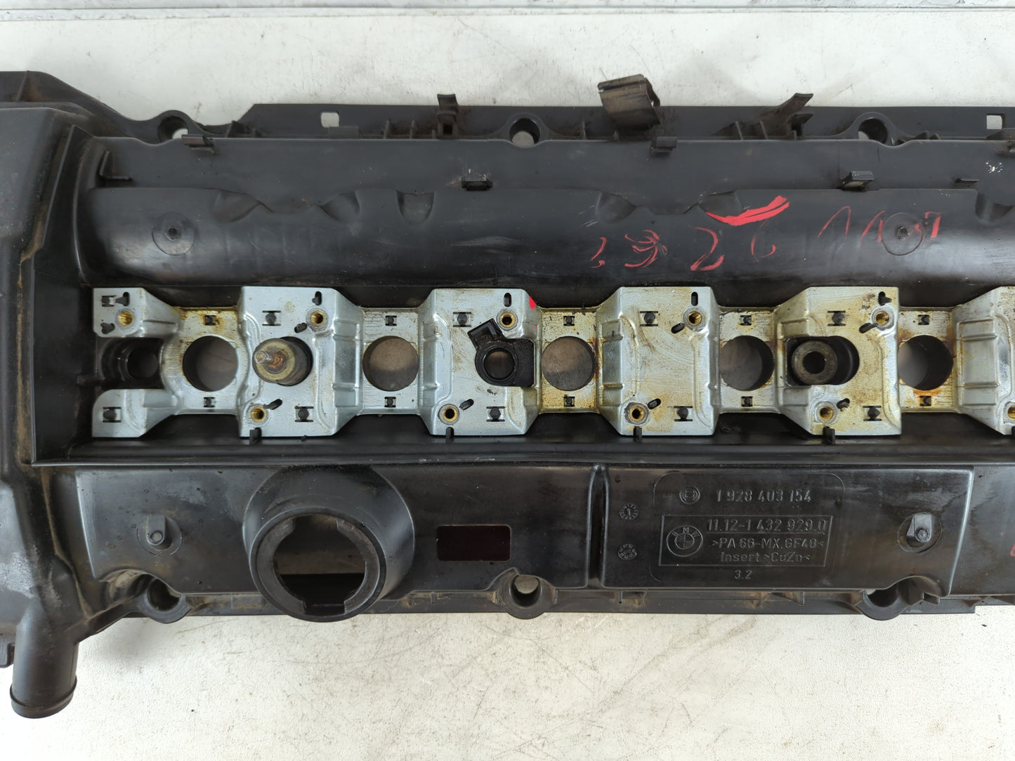 2002 Bmw 525i Driver Left Cylinder Head Valve Cover Fits OEM Used Auto Parts - Oemusedautoparts1.com