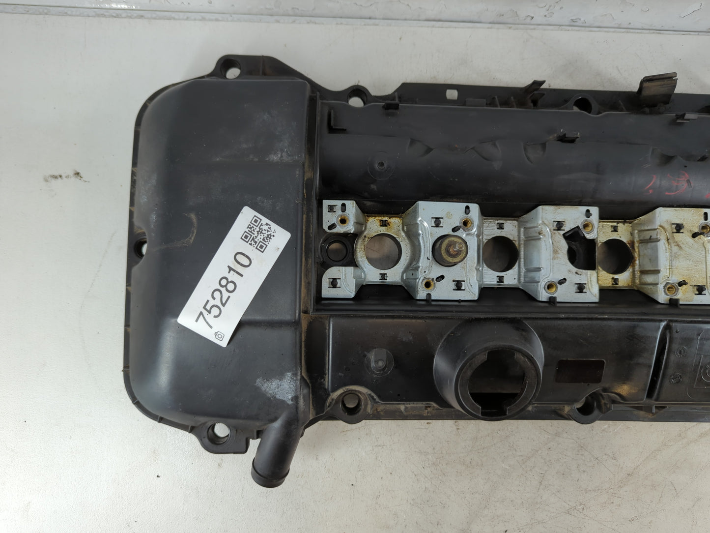 2002 Bmw 525i Driver Left Cylinder Head Valve Cover Fits OEM Used Auto Parts - Oemusedautoparts1.com